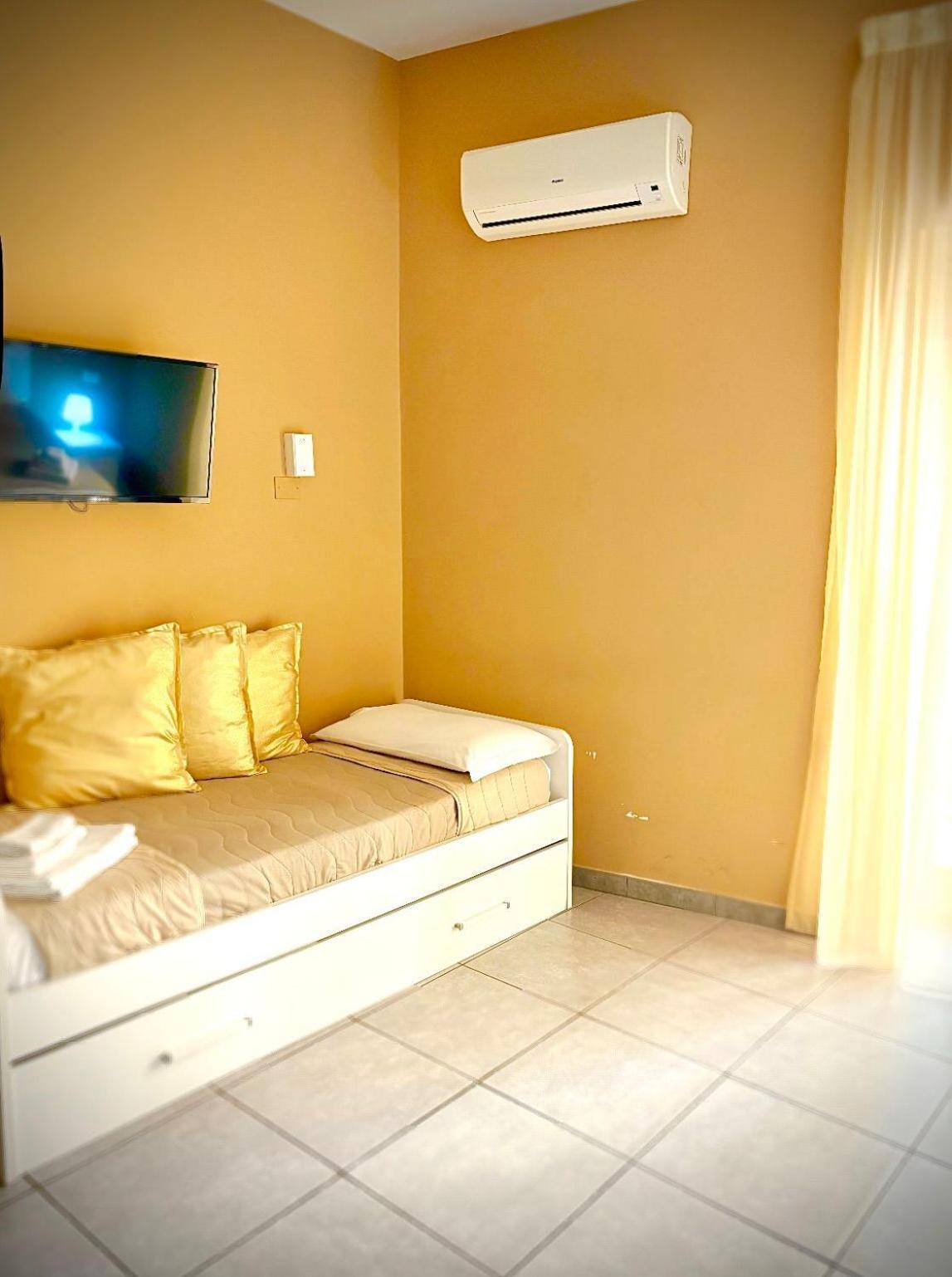 Rianna House Bed & Breakfast 2*
