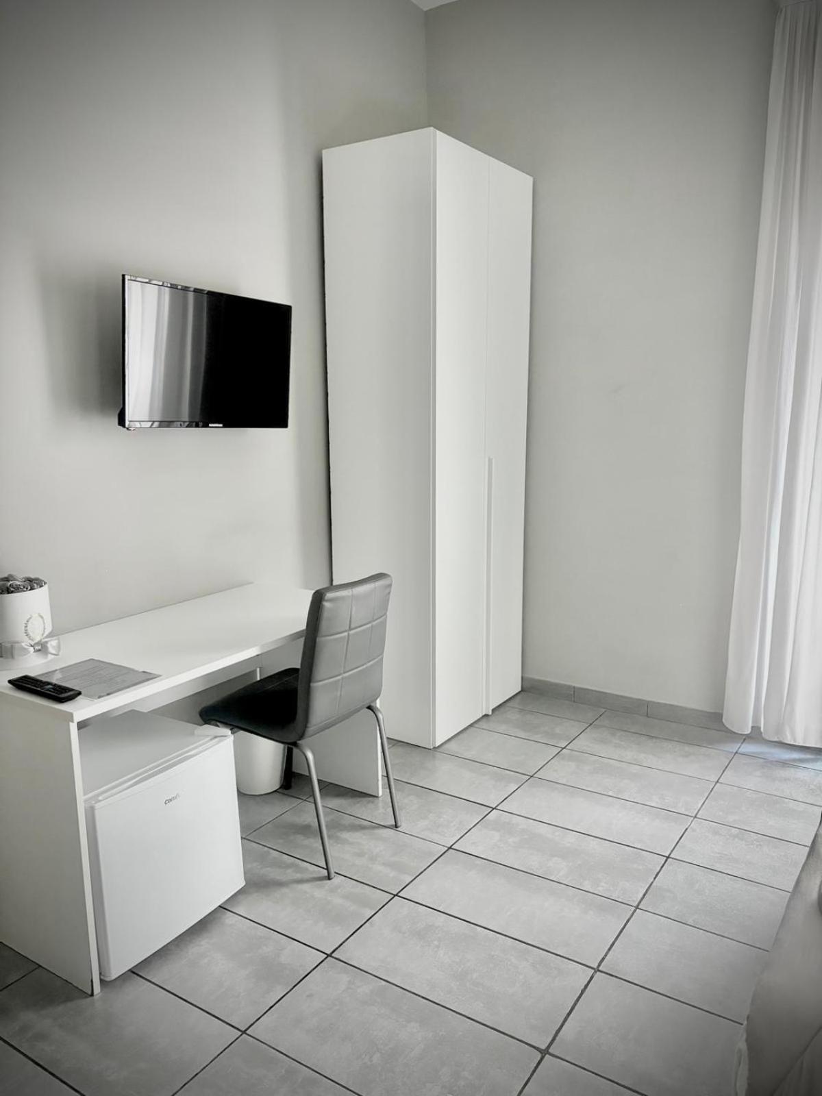 Rianna House Naples